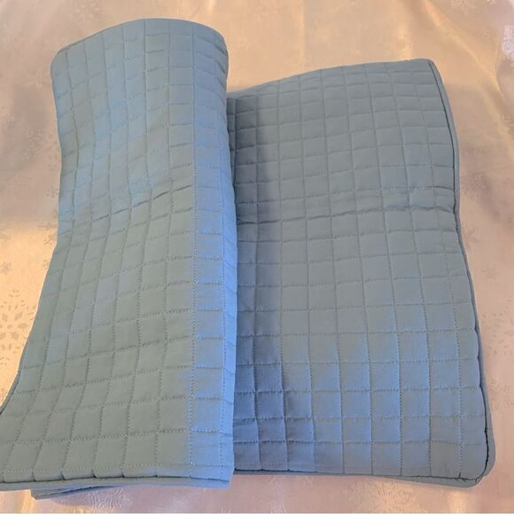 Vilano King Sz Pillow Covers Quilted Blue 20”x36” NWT Gorgeous - Picture 4 of 4